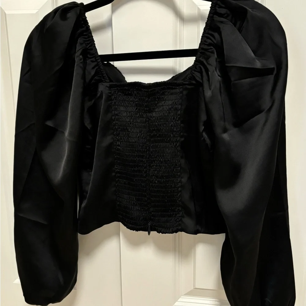 Abercrombie & Fitch black satin puff sleeved blouse, smocked bodice with zip !